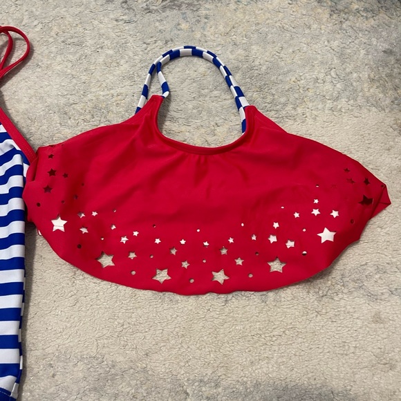 EUC 2-Piece Girl’s Size Medium (Aged 7-8) Swim Tops In Patriotic Colors - Picture 3 of 5